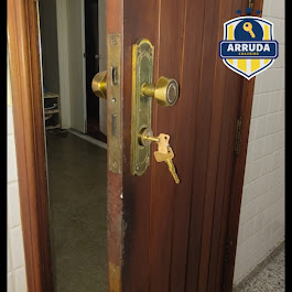 Instalação de fechadura